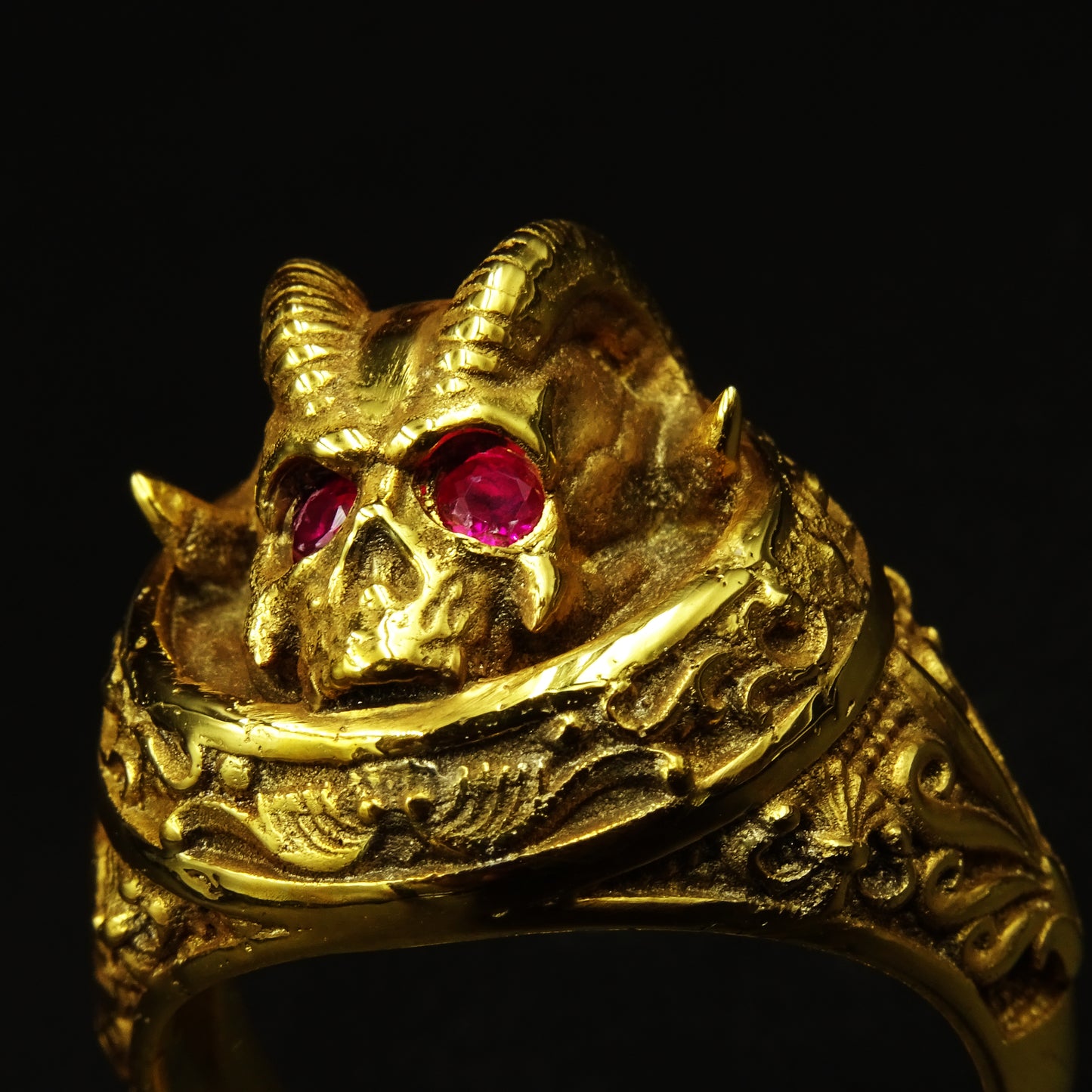 Sinister Gleam Ring