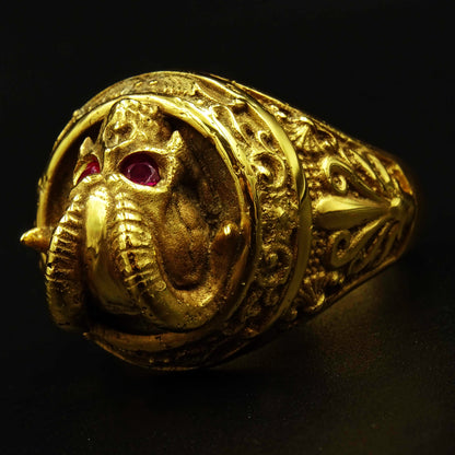 Sinister Gleam Silver Ring