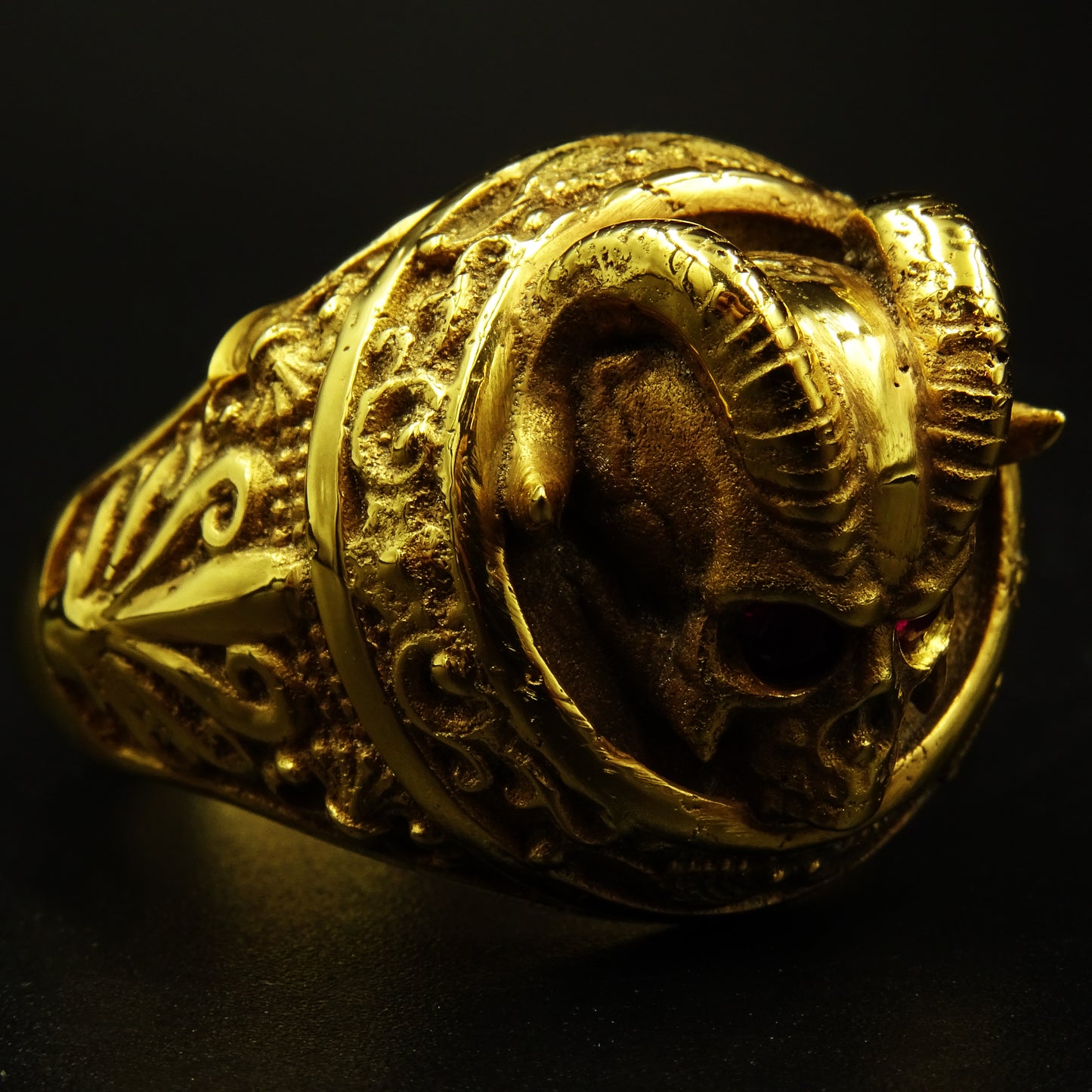 Sinister Gleam Ring
