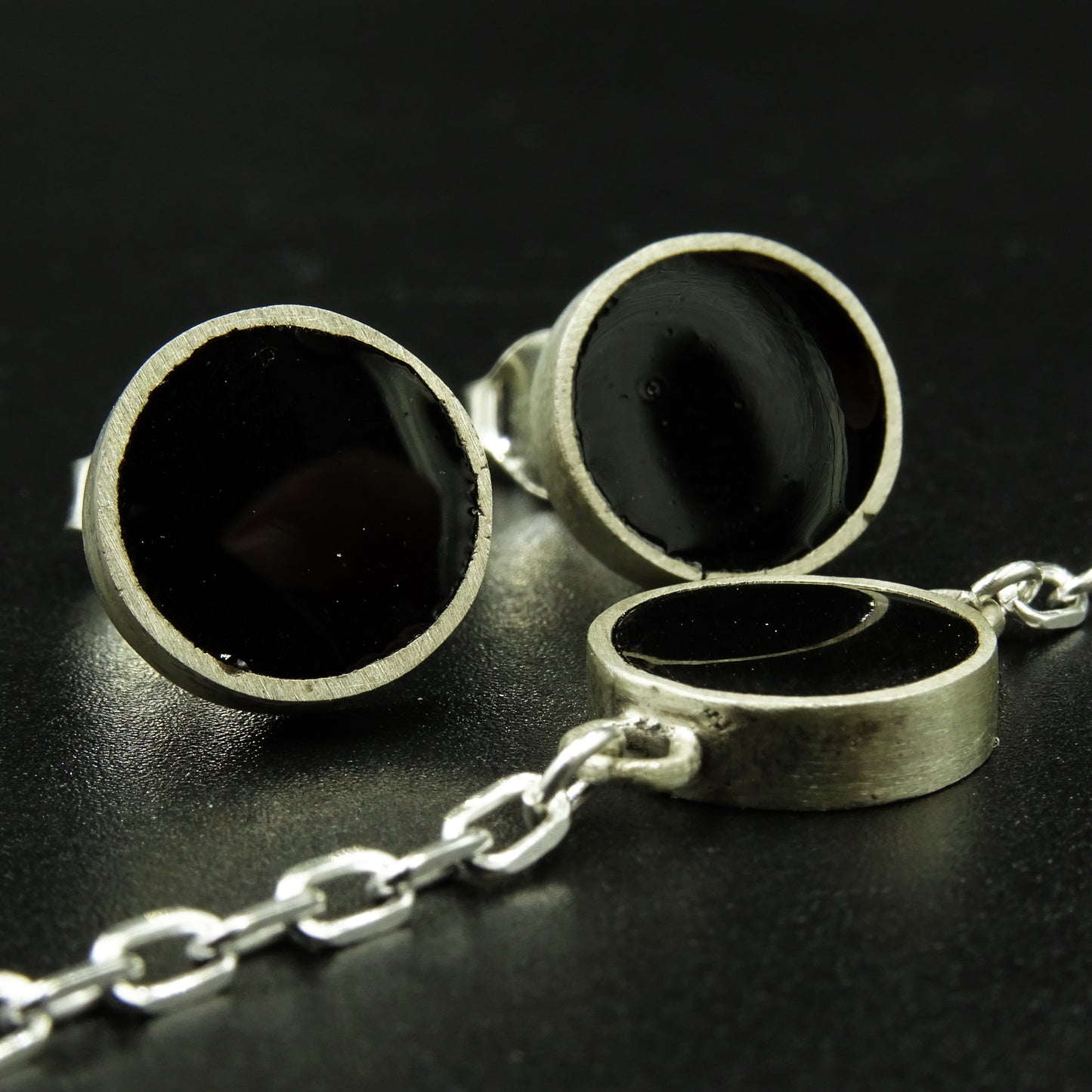 Nocturne Circle Silver & Black Enamel Set