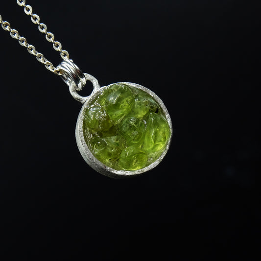Gaia Fragment Peridot Gemstone Silver Necklace